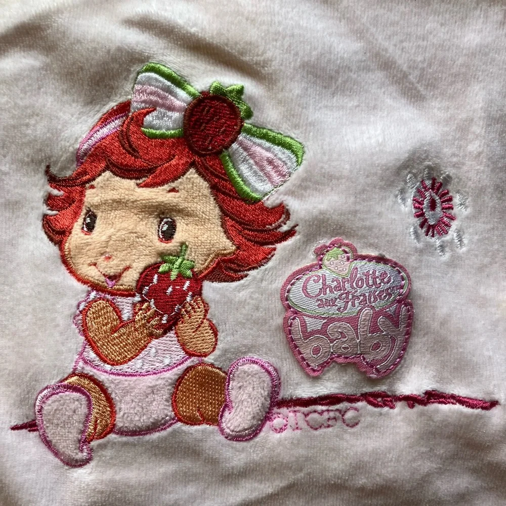 Y2K 2011 Baby Strawberry Shortcake White onesie